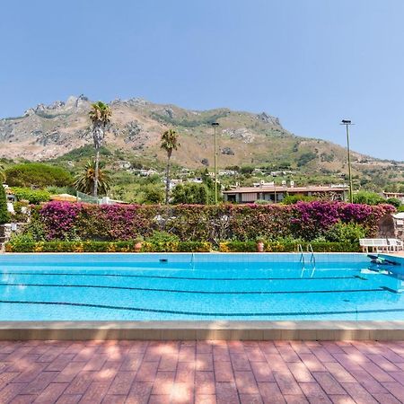 Villetta Con Giardino Esclusivo Di 1000 Mq, Piscina, Tennis, Calcio, Bocce Forio  Bagian luar foto