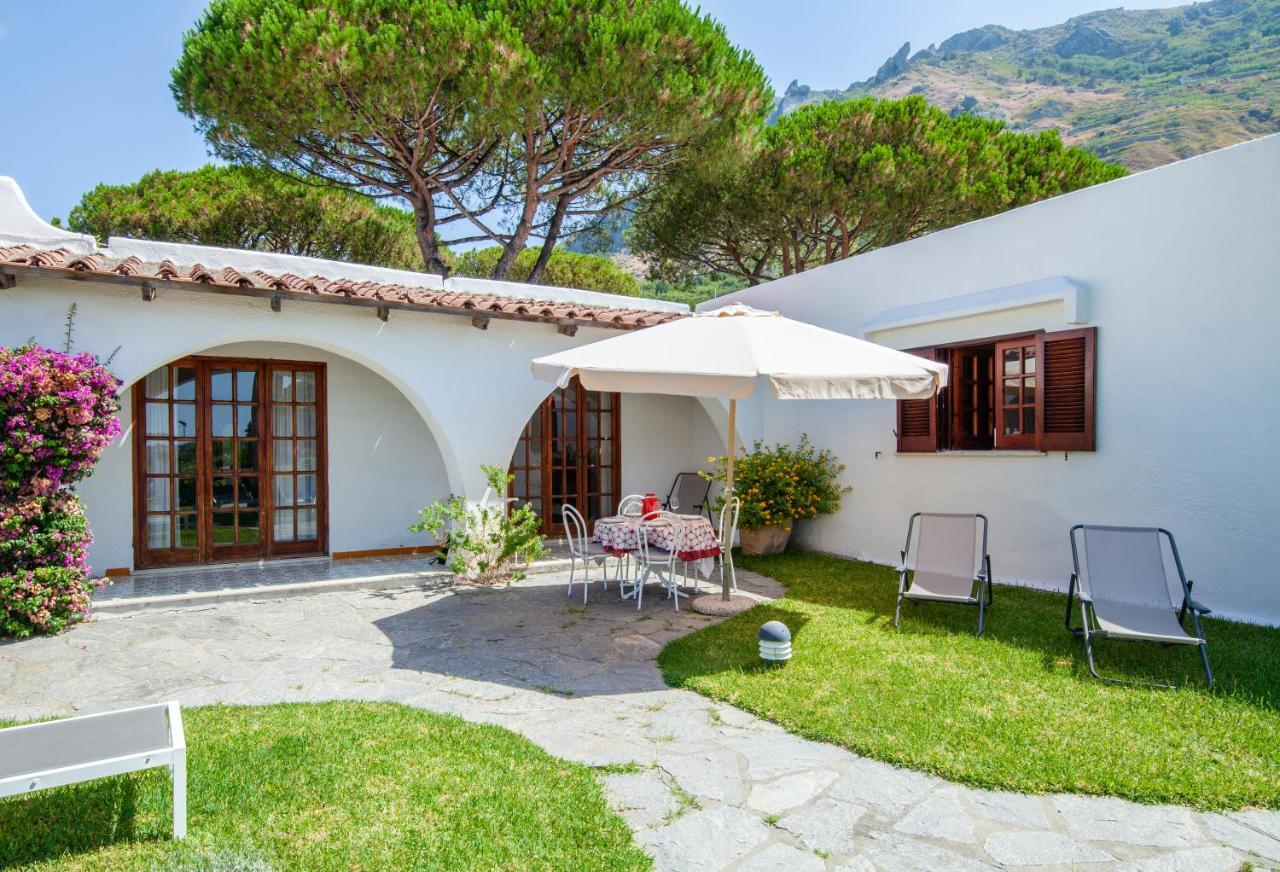 Villetta Con Giardino Esclusivo Di 1000 Mq, Piscina, Tennis, Calcio, Bocce Forio  Bagian luar foto