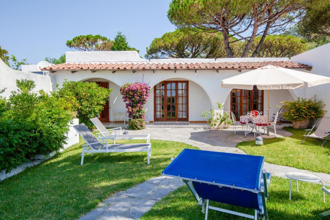 Villetta Con Giardino Esclusivo Di 1000 Mq, Piscina, Tennis, Calcio, Bocce Forio  Bagian luar foto