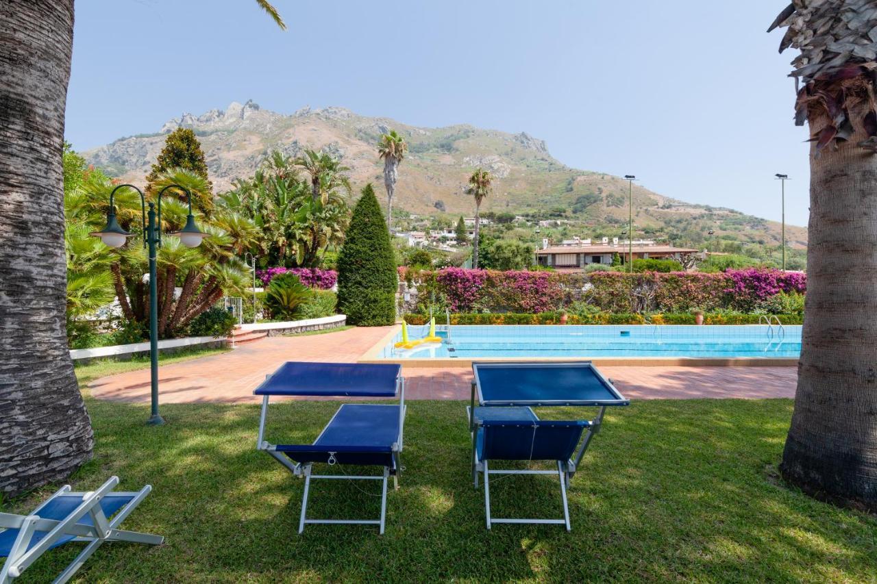 Villetta Con Giardino Esclusivo Di 1000 Mq, Piscina, Tennis, Calcio, Bocce Forio  Bagian luar foto