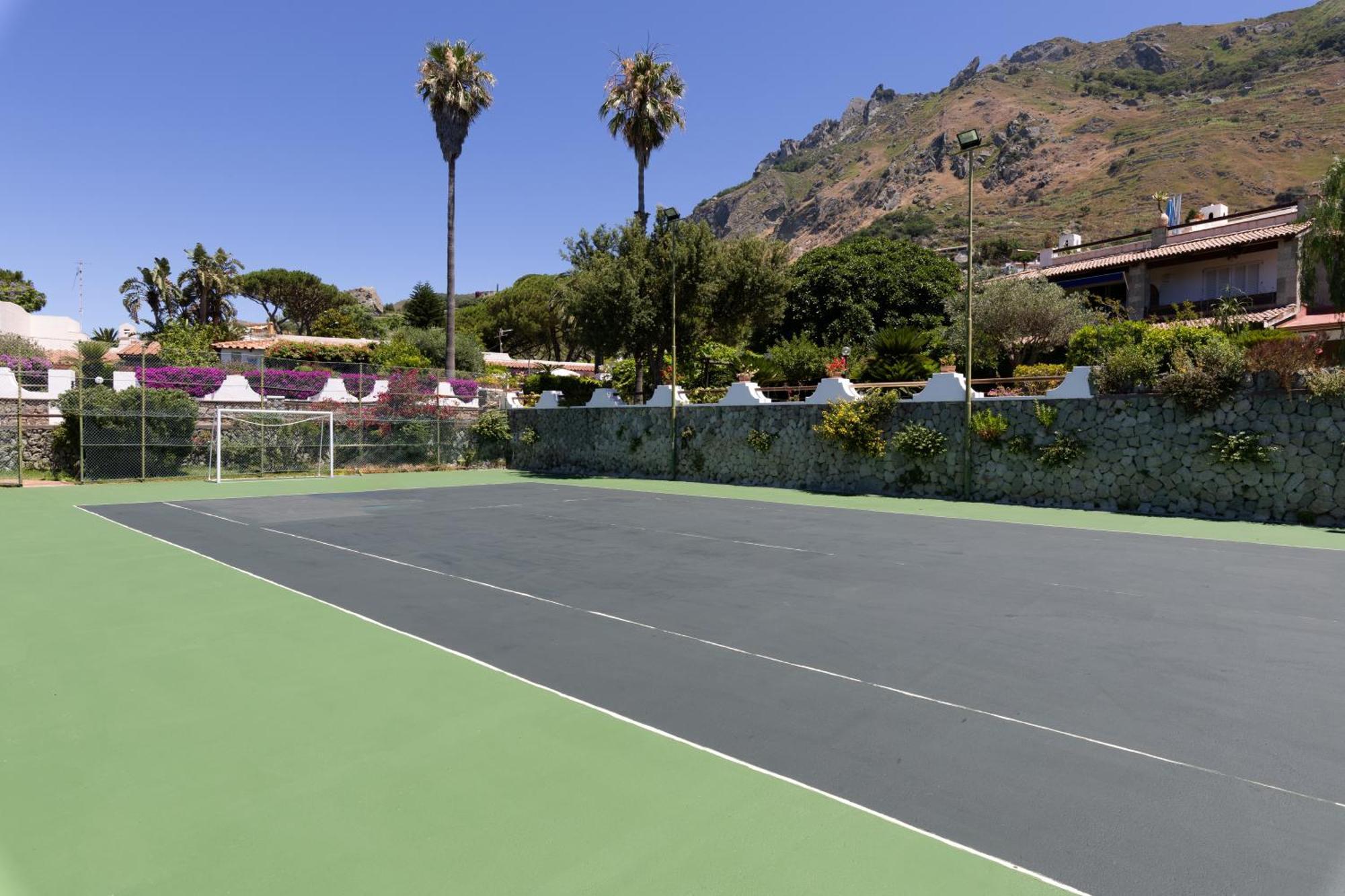 Villetta Con Giardino Esclusivo Di 1000 Mq, Piscina, Tennis, Calcio, Bocce Forio  Bagian luar foto