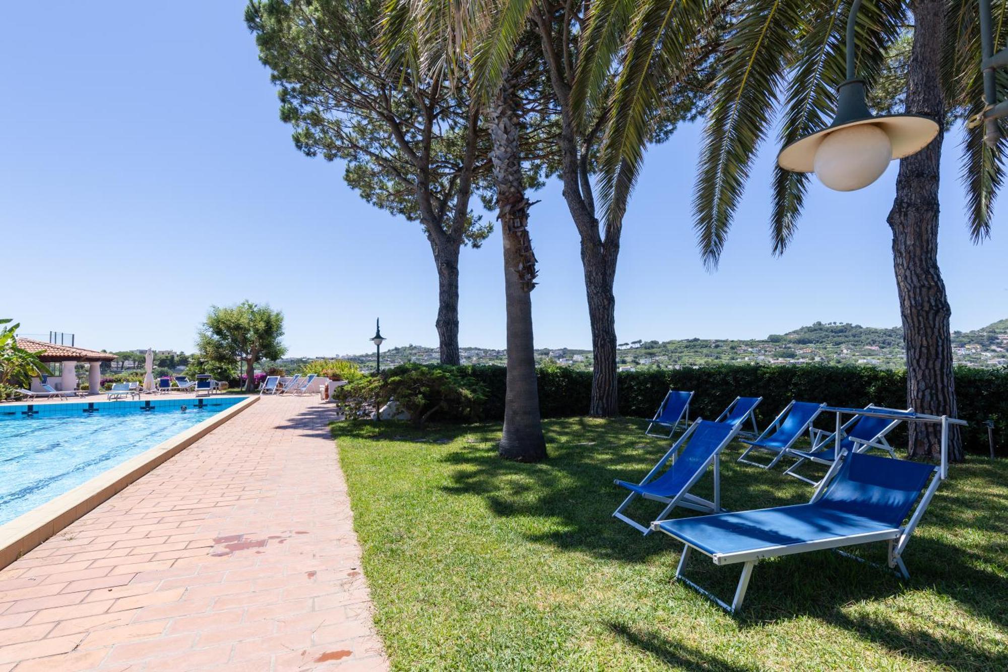 Villetta Con Giardino Esclusivo Di 1000 Mq, Piscina, Tennis, Calcio, Bocce Forio  Bagian luar foto