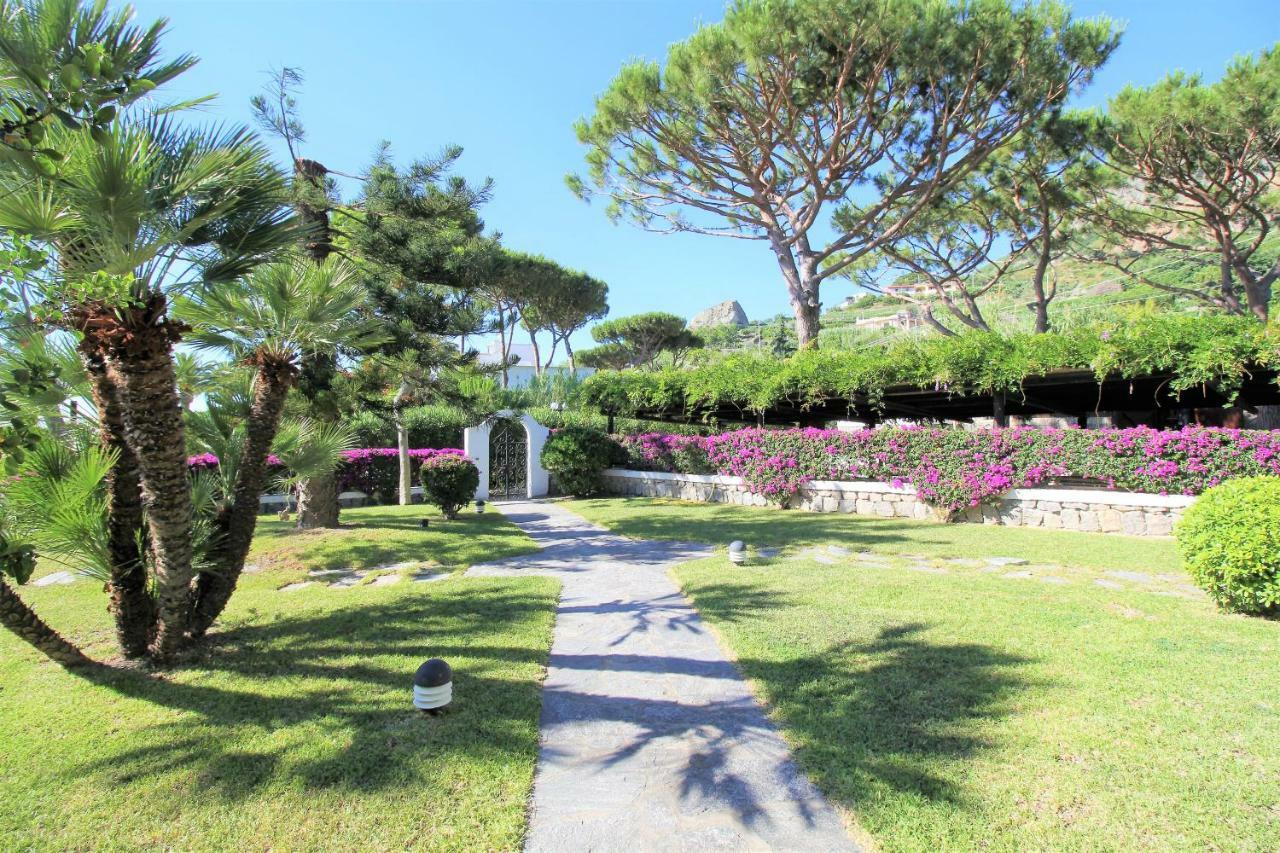 Villetta Con Giardino Esclusivo Di 1000 Mq, Piscina, Tennis, Calcio, Bocce Forio  Bagian luar foto